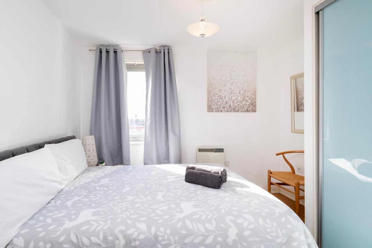 Apartmán Cosy Flat Right Opp Tube Station Londýn Exteriér fotografie