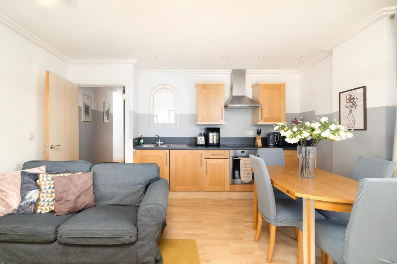 Apartmán Cosy Flat Right Opp Tube Station Londýn Exteriér fotografie